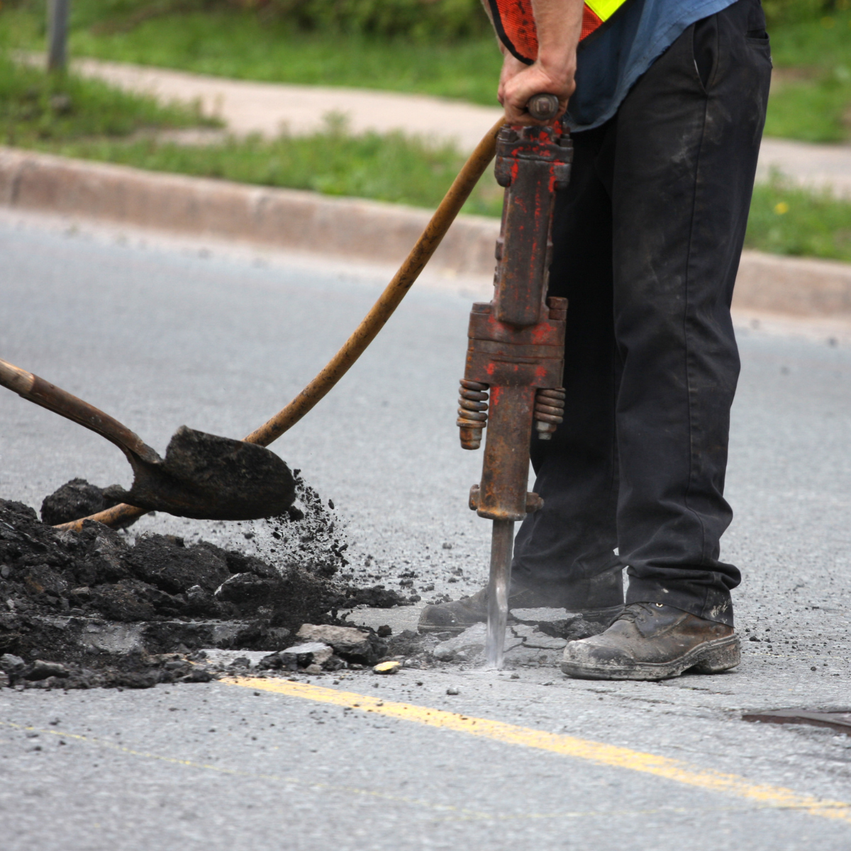 Camino urbano sin pavimentar tratado con DustOff ecológico